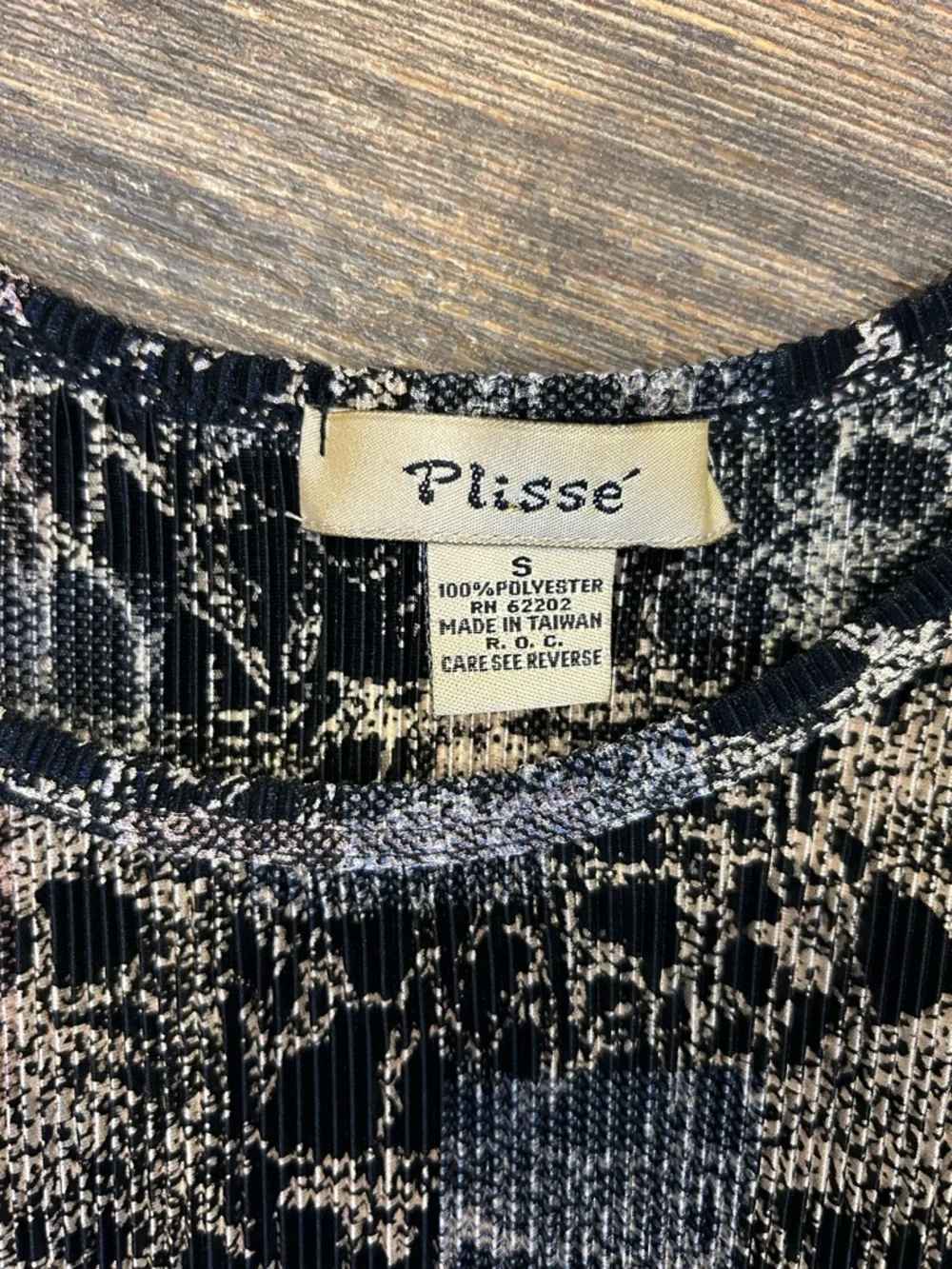 Issey Miyake–inspired pleats - Picture 3 of 5